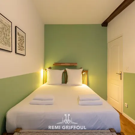 Апартаменти Le Bois Bleu - 1st Floor - Center *